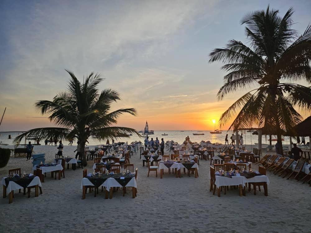 Sunset Kendwa Beach Hotel Eksteriør bilde